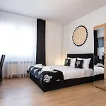 Zacisze Zeromskiego 3*