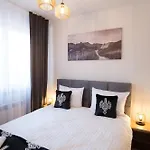 Zacisze Zeromskiego 3*