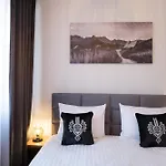 Zacisze Zeromskiego 3* زاكوباني