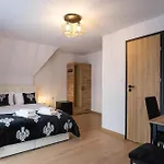 Zacisze Zeromskiego 3*