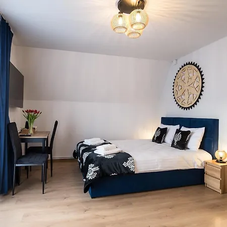 Zacisze Zeromskiego Gæstehus 3*