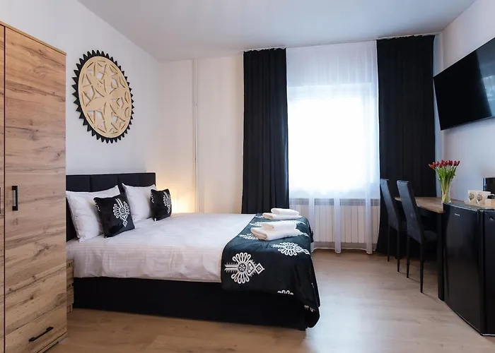 Zacisze Zeromskiego 3*