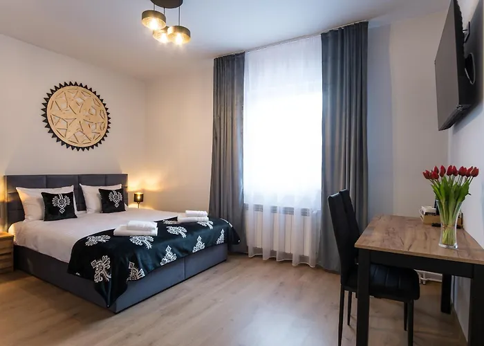 Zacisze Zeromskiego 3*