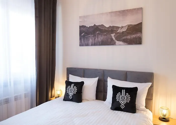 Zacisze Zeromskiego 3*