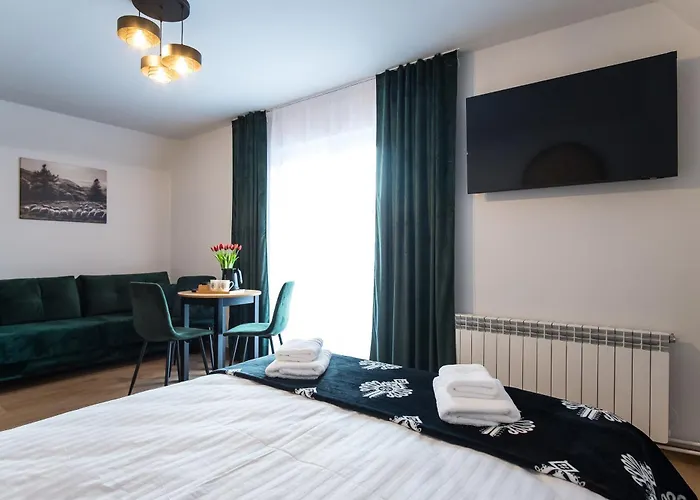 Zacisze Zeromskiego 3*