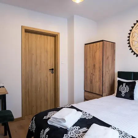 Pensjonat Zacisze żeromskiego 3*