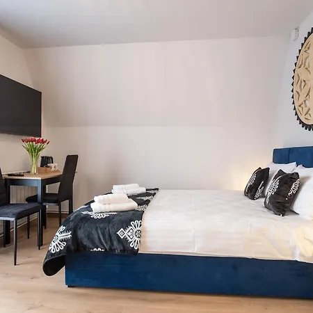 Zacisze żeromskiego 3*