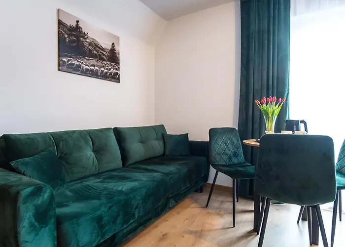 Zacisze Zeromskiego 3*