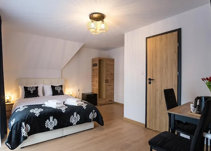 Zacisze Zeromskiego 3*